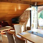 Belvedere & Chalet: Edersee Retreat With Gästecard Apartment *