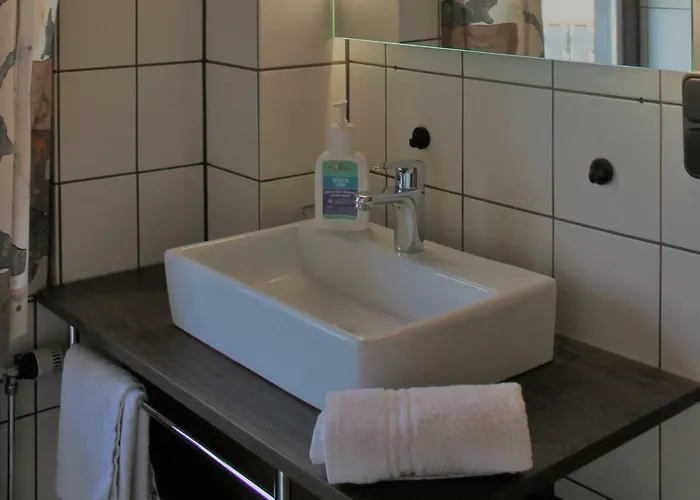 Belvedere & Chalet: Edersee Retreat With Gästecard *